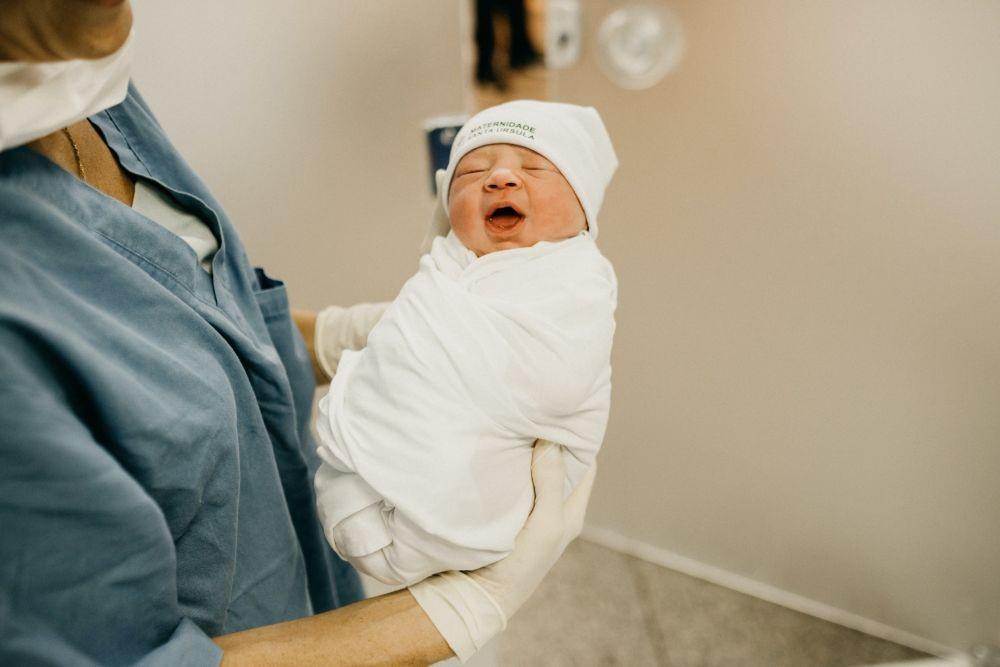Hal-hal yang Terjadi saat Bayi Menarik Napas Pertama Kali