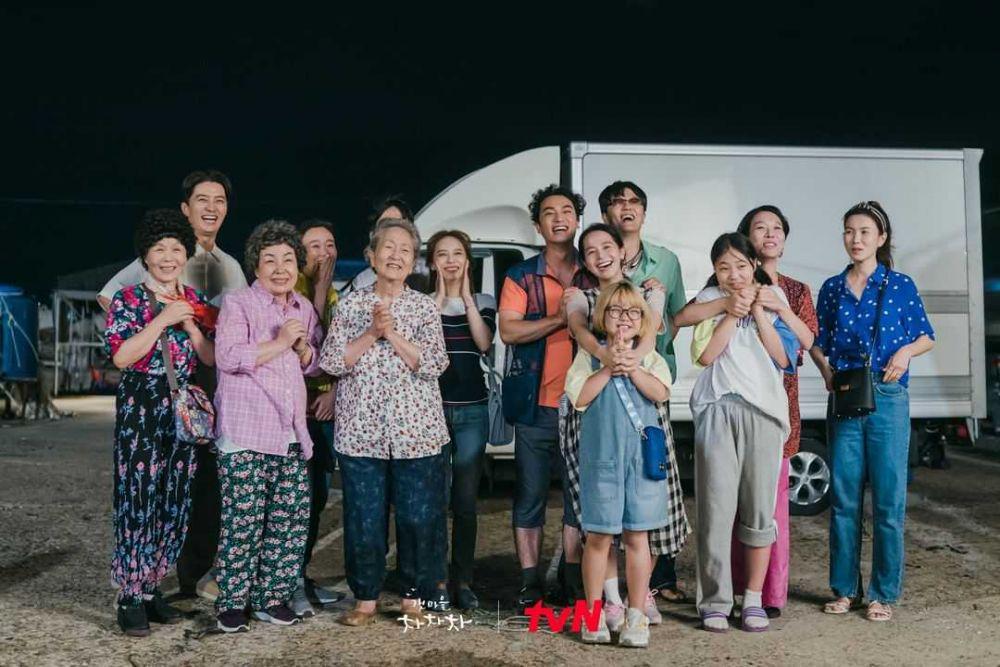 Warga Gongjin Hometown Cha Cha Cha (instagram.com/tvn_drama)
