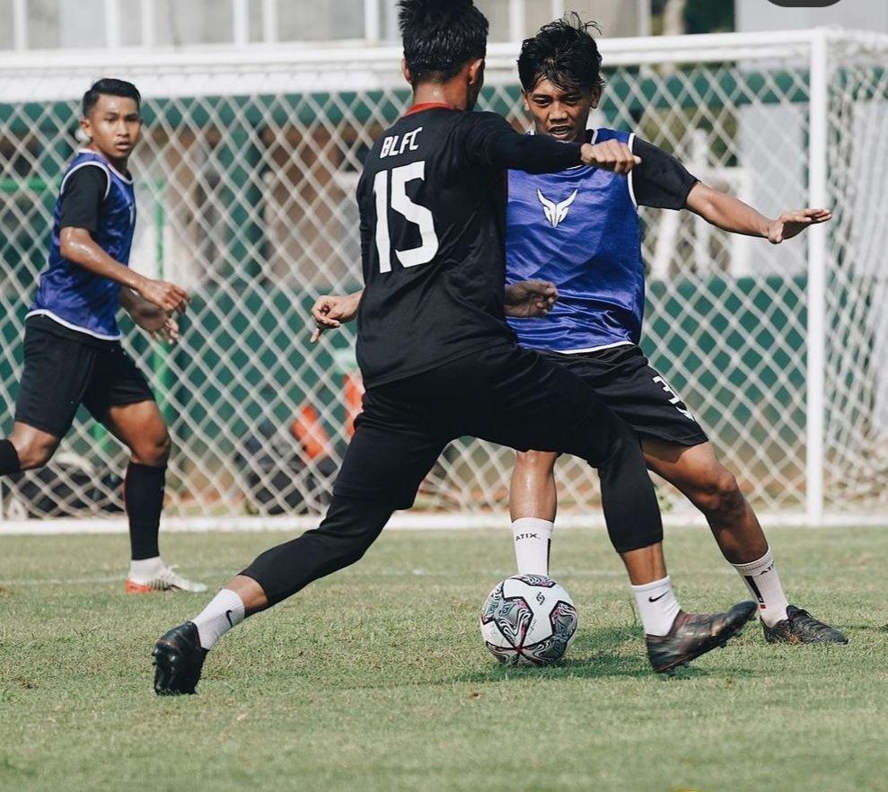 Badak Lampung FC tidak akan gentar menghadapi RANS Cilegon, itu meski tim milik Raffi Ahmad tersebut merupakan tim kuat dan dihuni sederet pemain berkualitas. (instagram/@badaklampungfc)