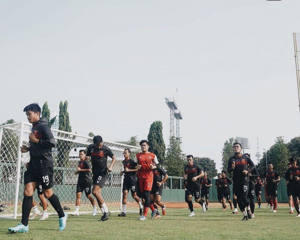 Badak Lampung FC tidak akan gentar menghadapi RANS Cilegon, itu meski tim milik Raffi Ahmad tersebut merupakan tim kuat dan dihuni sederet pemain berkualitas. (instagram/@badaklampungfc)