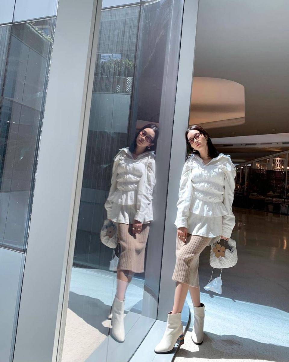 Mix and match rok ala Mo Monchanok (instagram.com/momonchanok)