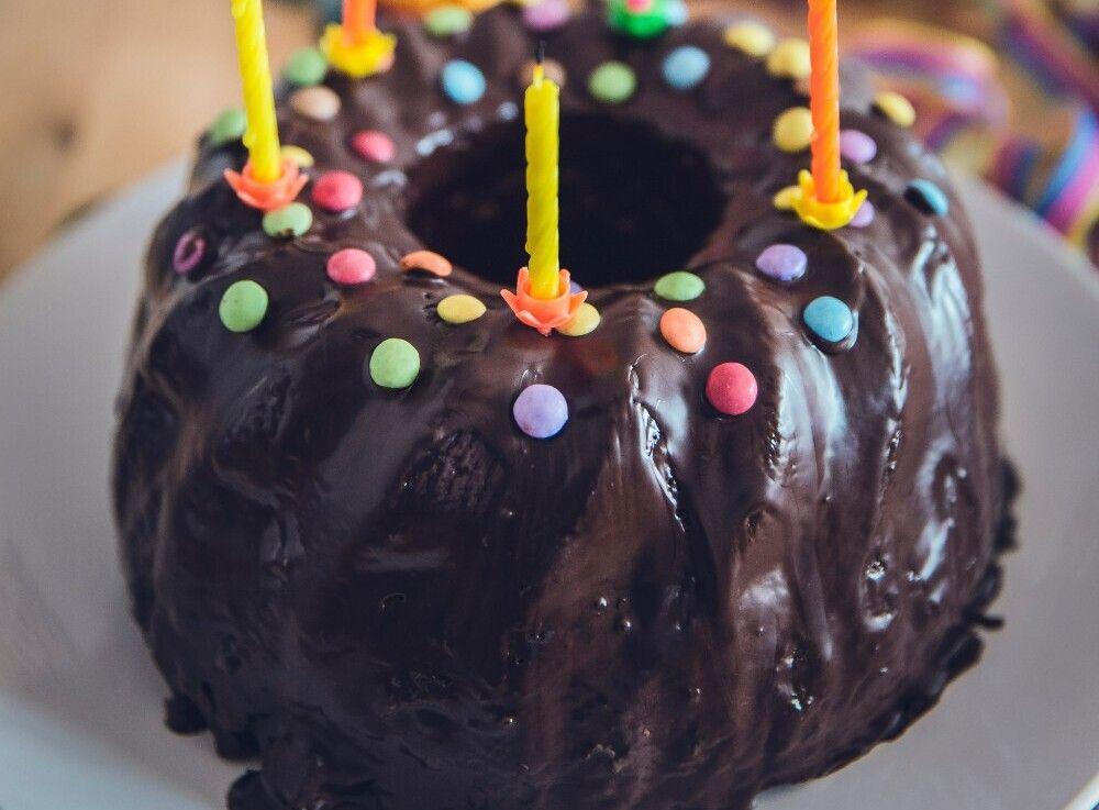 ilustrasi doughnut bundt cake (pexels.com/Markus Spiske)