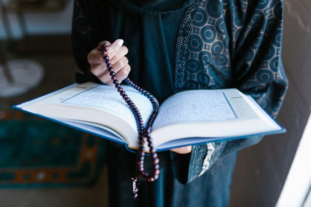 Pengertian, Cara Baca, dan Contoh Mad Farqi dalam Al-Qur'an