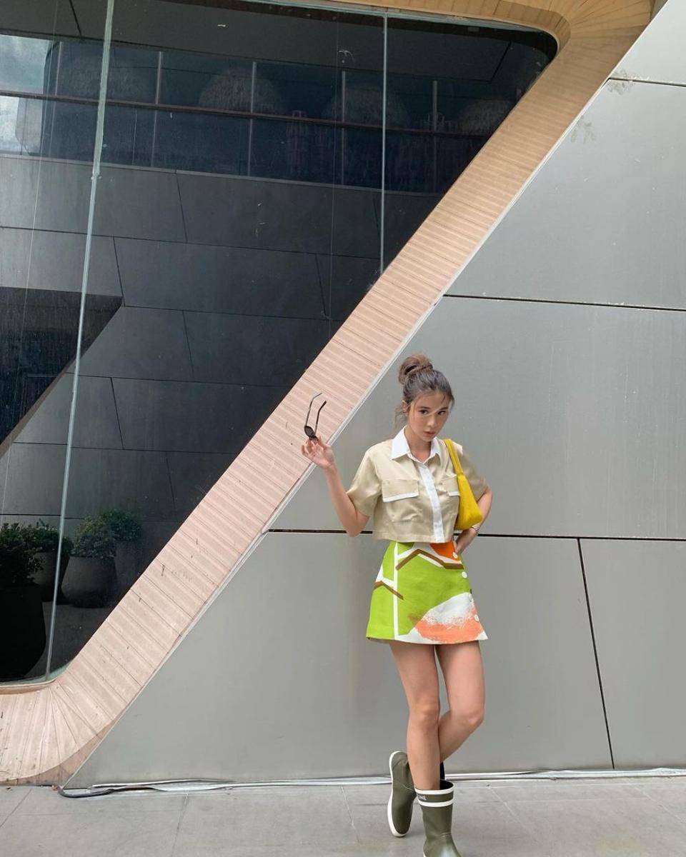 Mix and match rok ala Kao Supassara (instagram.com/supassra_sp)