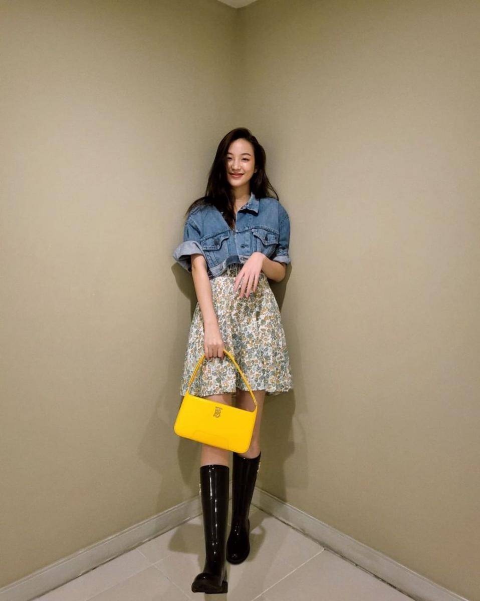 Mix and match rok ala Thanaerng (instagram.com/thanaerngnin)
