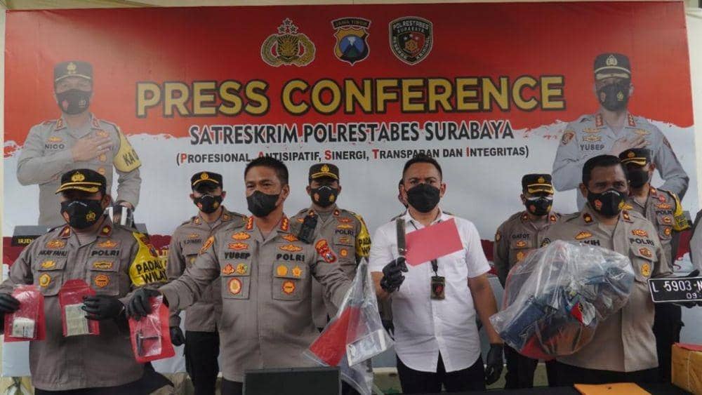 Konferensi pers anev 3 C Polrestabes Surabaya, Senin (18/10/2021) Dok. Humas Polrestabes Surabaya.