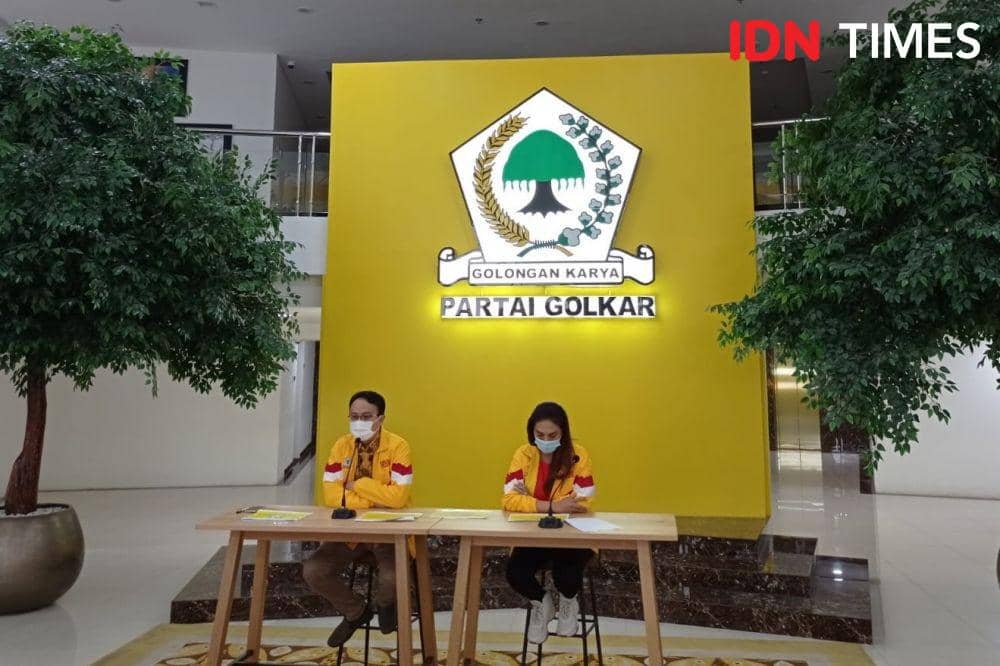 Konferensi Pers Partai Golkar di Kantor DPP Partai Golkar, Palmerah, Jakarta Barat, Senin (18/10/2021). (IDN Times/Sachril Agustin)
