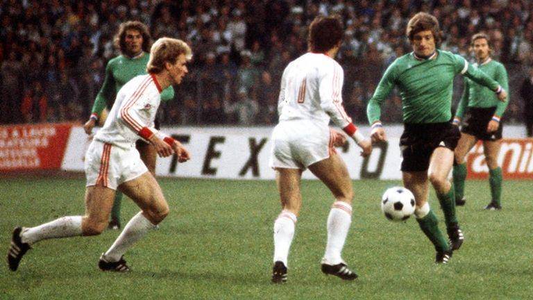 Bayern Munchen berlaga di final Liga Champions 1976 (fcbayern.com)