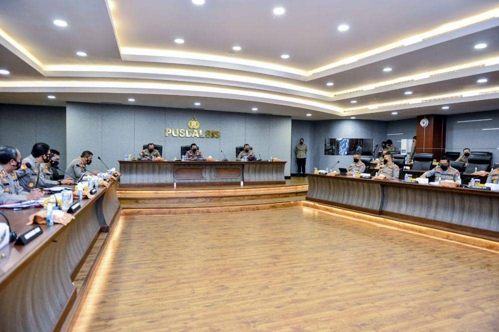 Kapolri Jenderal Pol Listyo Sigit Prabowo dan jajaran Polri. Foto Polda Kaltim
