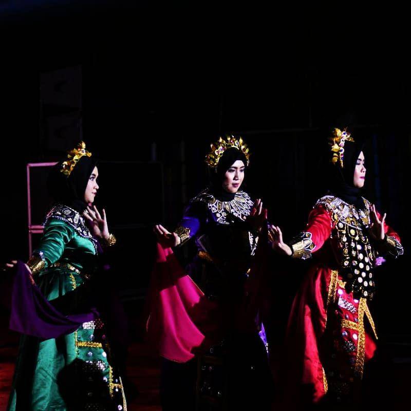 tari Tidi Lo o'ayabu (instagram.com/sanesuronoto)