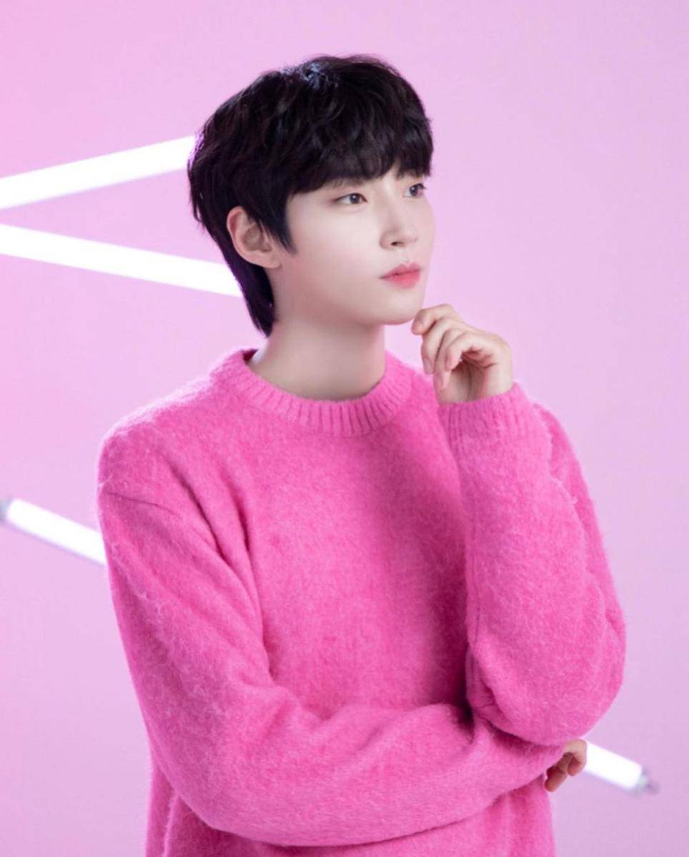 Hwang In Yeop (instagram.com/keyeastofficial)