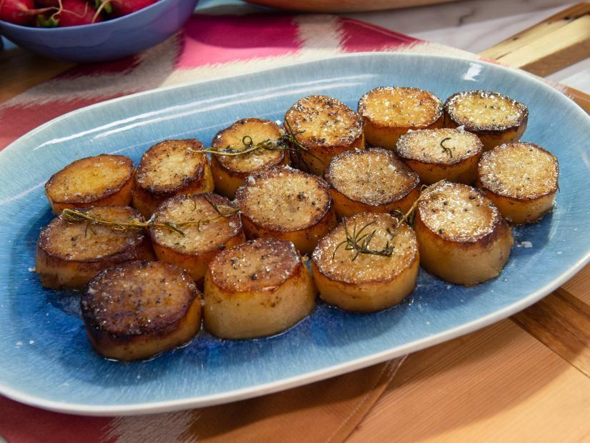 ilustrasi garlic thyme fondant potato (foodnetwork.com/Katie Lee)