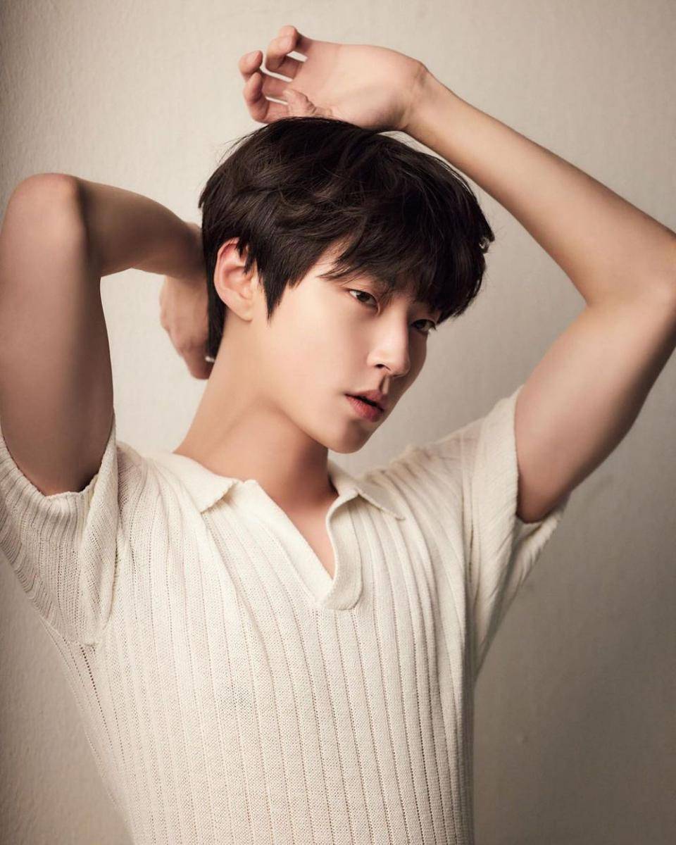 Hwang In Yeop (instagram.com/keyeastofficial)