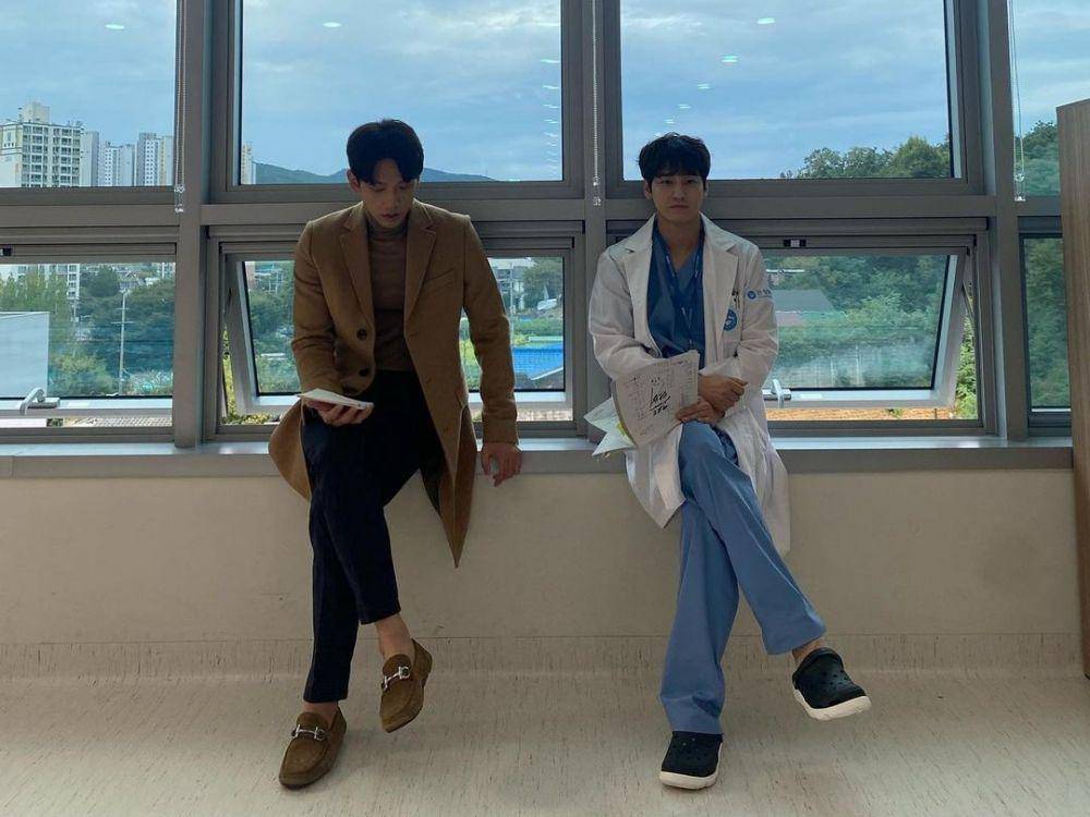 Kim Bum dan Rain (instagram.com/k.kbeom)