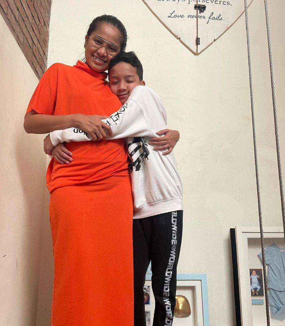 potret Chika Waode dan anak (instagram.com/cqawaode)