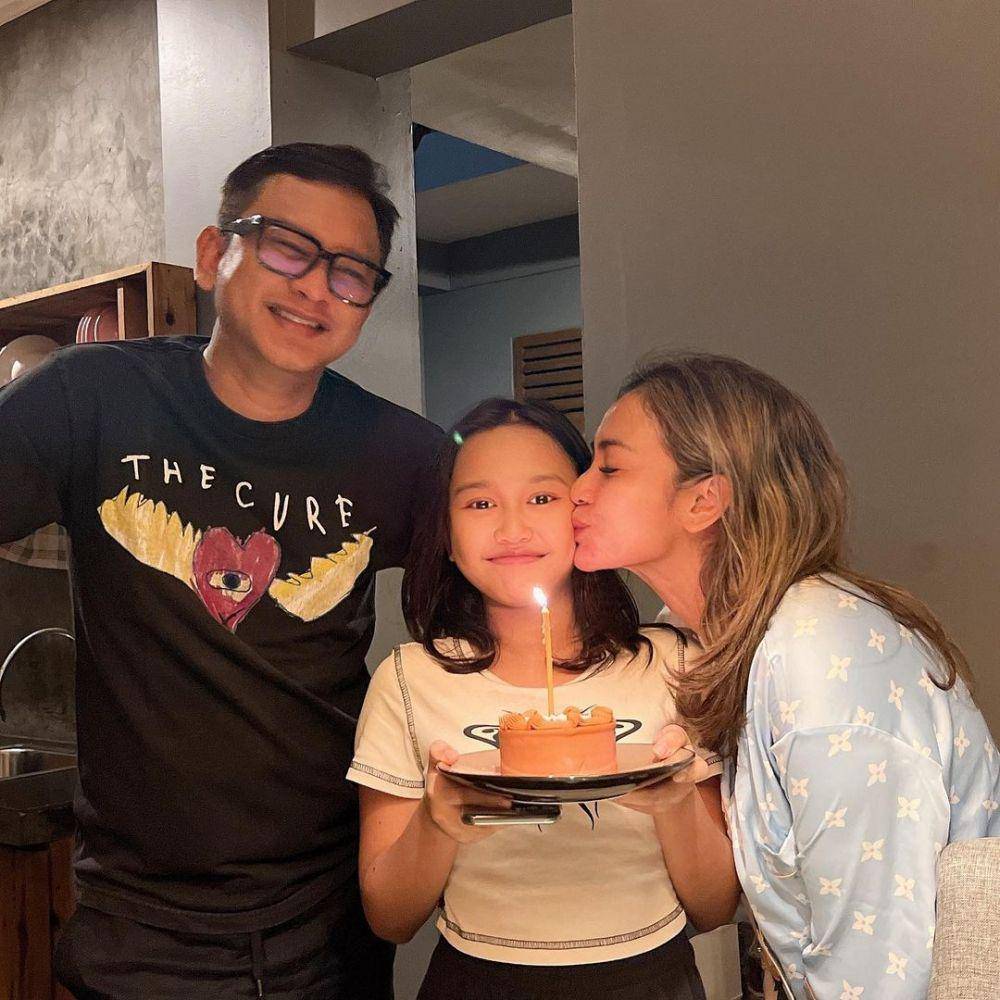 potret Masayu Anastasia bersama Lembu Wiworojati dan anak (instagram.com/masayuanastasia)