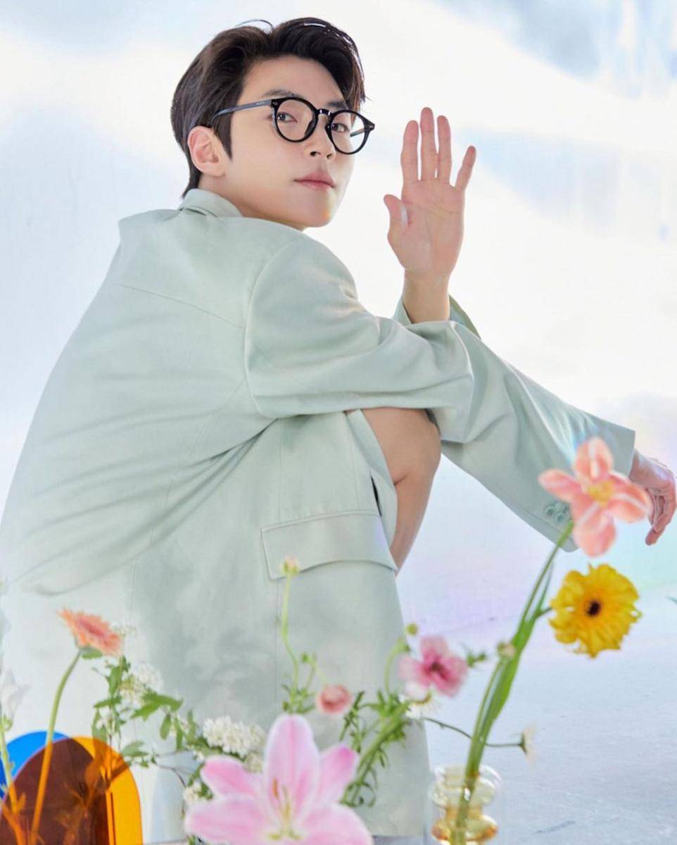 Hwang In Yeop (instagram.com/keyeastofficial)