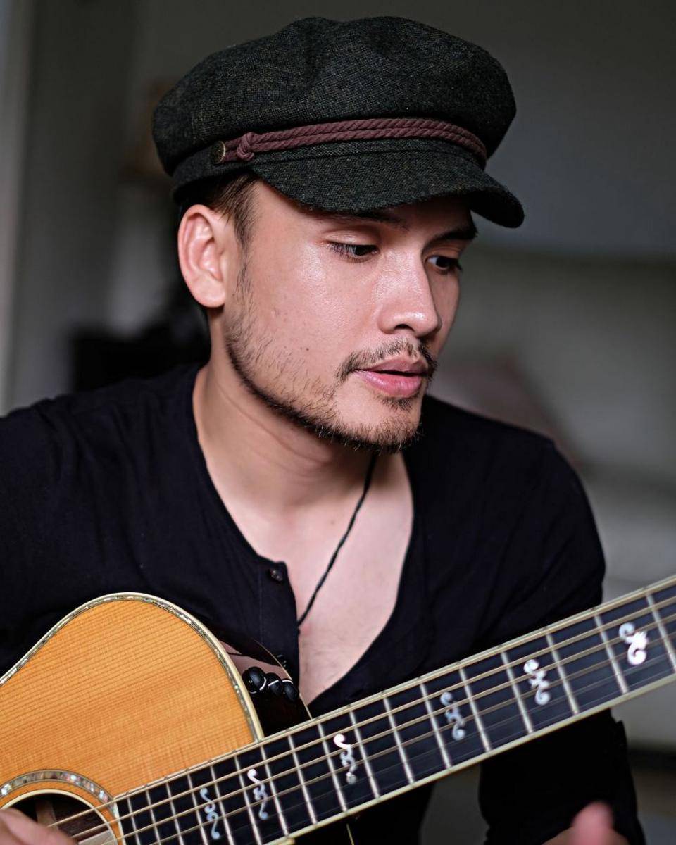 Randy Pangalila (instagram.com/randpunk/)