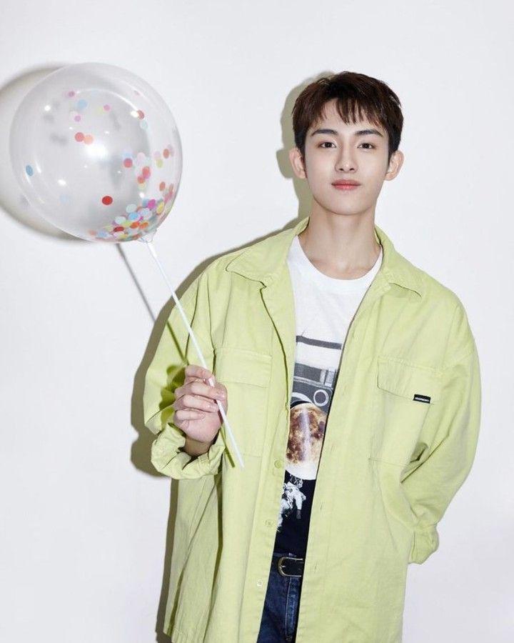Outer Winwin NCT (instagram.com/nctunited00)
