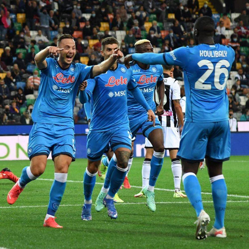 Pemain Napoli merayakan gol (instagram.com/officialsscnapoli)