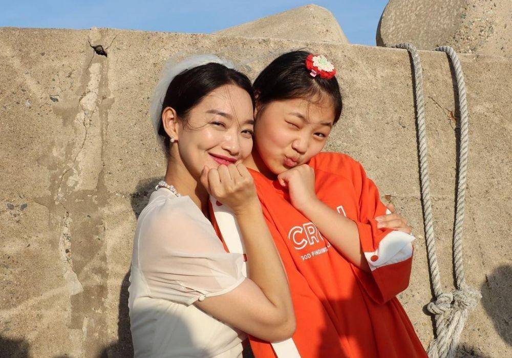 Shin Min Ah (instagram.com/illusomina)