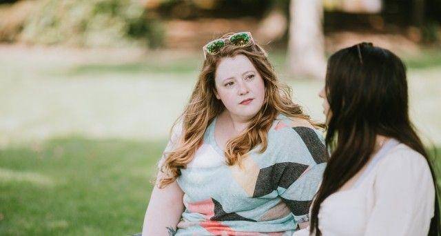 Selain dokter, binge-eating disorder juga bisa diobati dengan konsultasi ke ahli kesehatan jiwa. (eatingrecoverycenter.com)