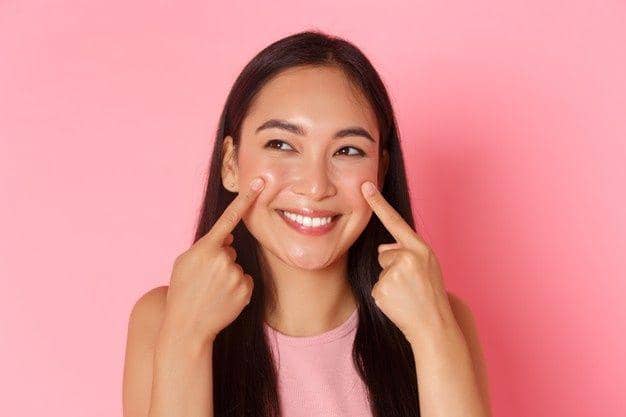 Gak Pede Pipi Chubby? Selain Kacamata, Hindari 3 Model Baju Ini, Profil Dating App Ciamik