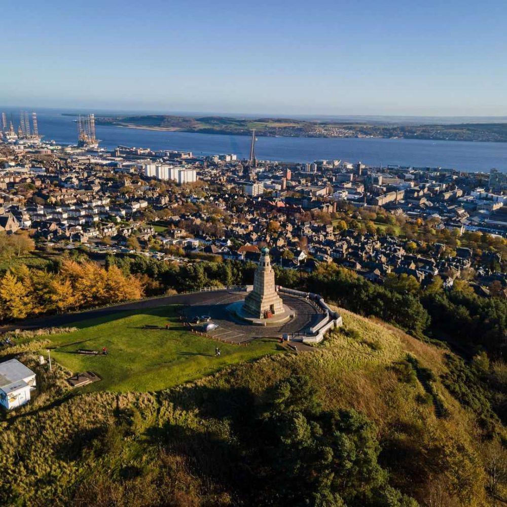 Dundee Law (instagram.com/droning_on_in_scotland)