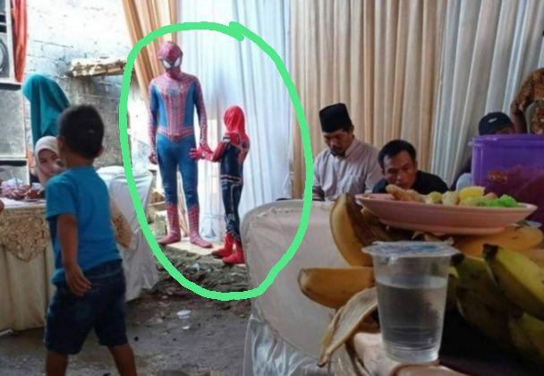 10 Potret Outfit Kondangan Paling Nyeleneh, Auto Curi Perhatian!