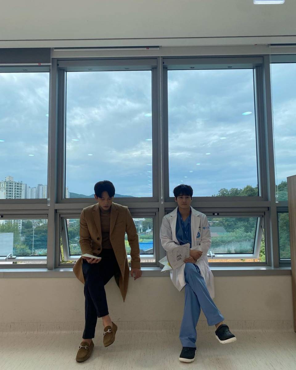 Kim Bum dan Rain (instagram.com/k.kbeom)