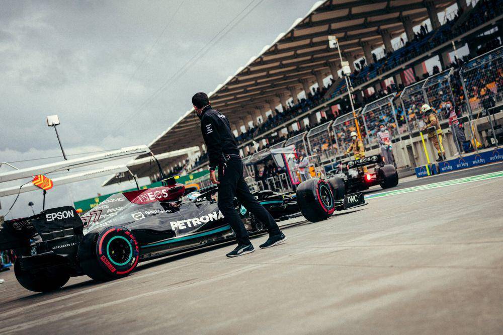 Mobil Valtteri Bottas keluar garasi pada GP Turki (twitter.com/MercedesAMGF1)