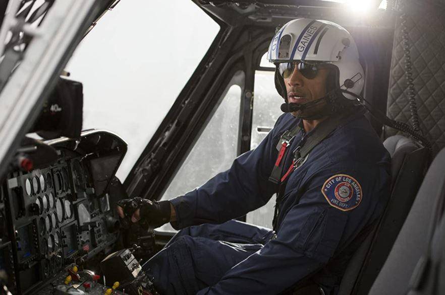 cuplikan Dwayne Johnson di film San Andreas (2015) (dok. Warner Bros.)