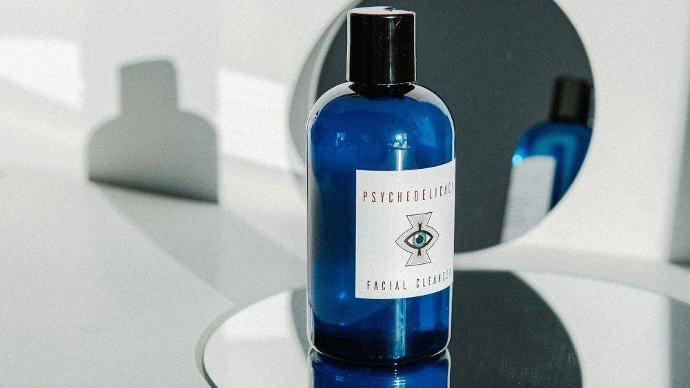 Ilustrasi face wash (unsplash.com/Mathilde Langevin)