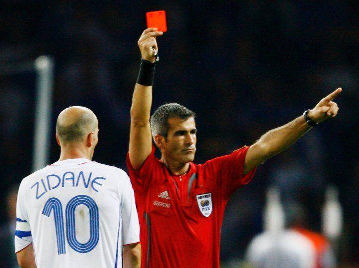 Zinedine Zidane mendapat kartu merah di final Piala Dunia 2006 (twitter.com/fifaworldcup)