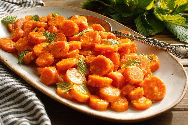 ilustrasi glazed carrots with orange and ginger (cooking.nytimes.com/Craig Lee)