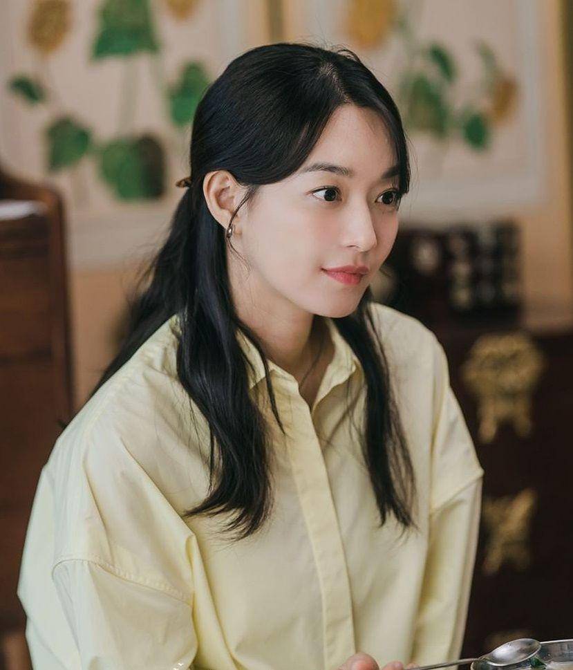 Style rambut Shin Min Ah (instagram.com/tvn_drama)