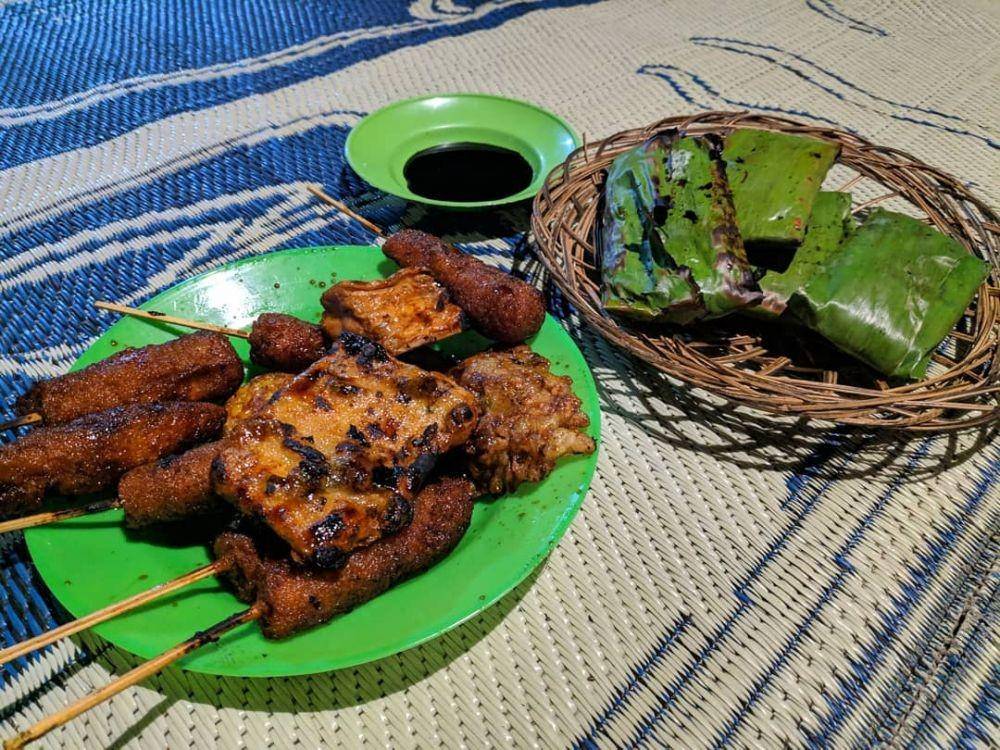 Angkringan khas Jogja (instagram.com/bjbstreetfood)