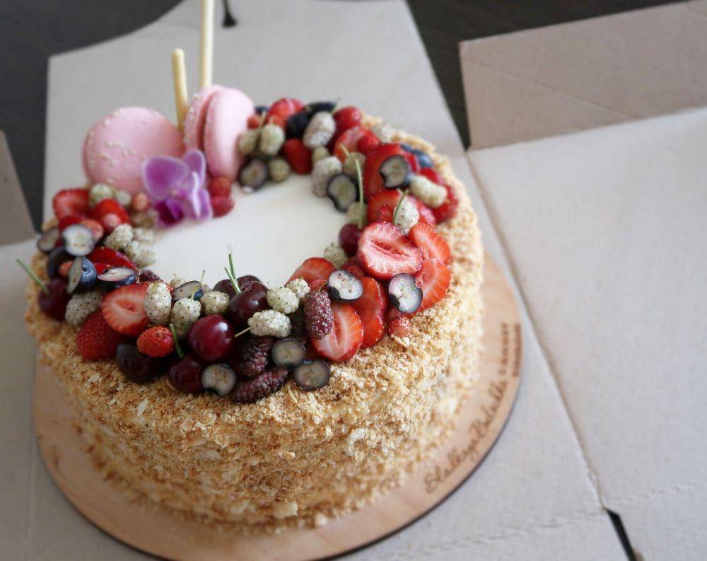 ilustrasi ambrosia cake (unsplash.com/Alona Alona)