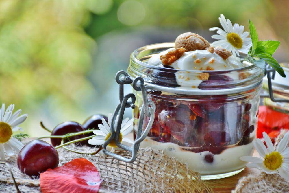 ilustrasi cherry cheesecake fluff (pixabay.com/RitaE)