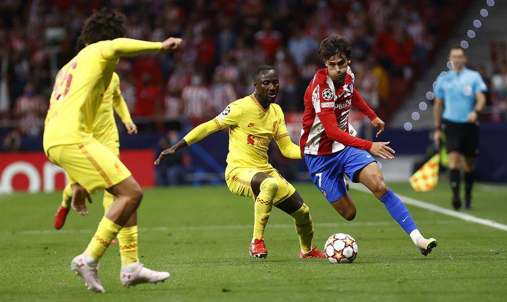 potret duel Joao Felix dan Naby Keita (twitter.com/Atleti)