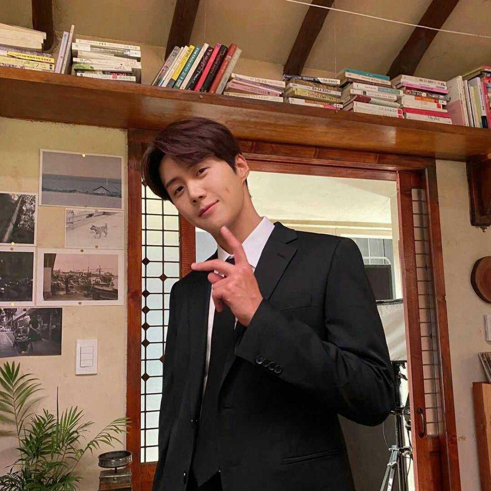 Kim Seon Ho (instagram.com/seonho__kim)