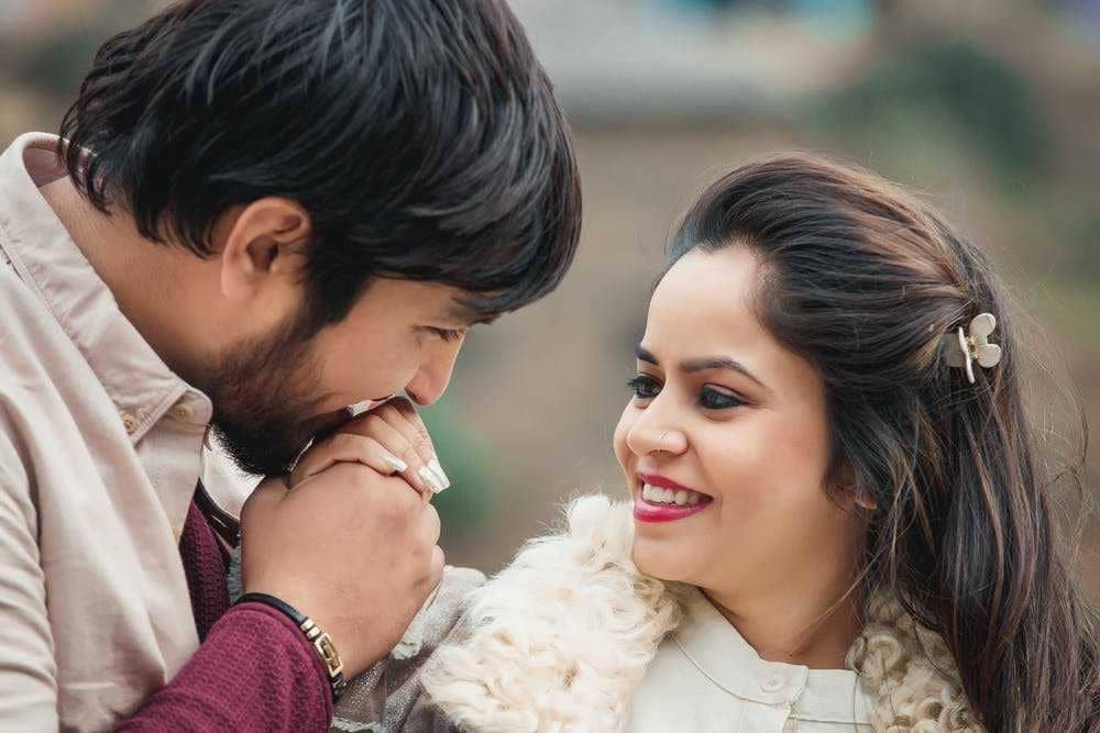 ilustrasi pasangan romantis (pexels.com/Ajay Donga)