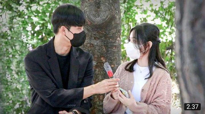 11 Sosial Eksperimen Korea Terkeren, Gemas hingga Mengharukan!
