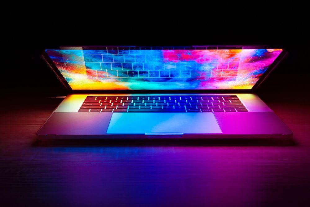 laptop (unsplash.com/Joshua Woroniecki)