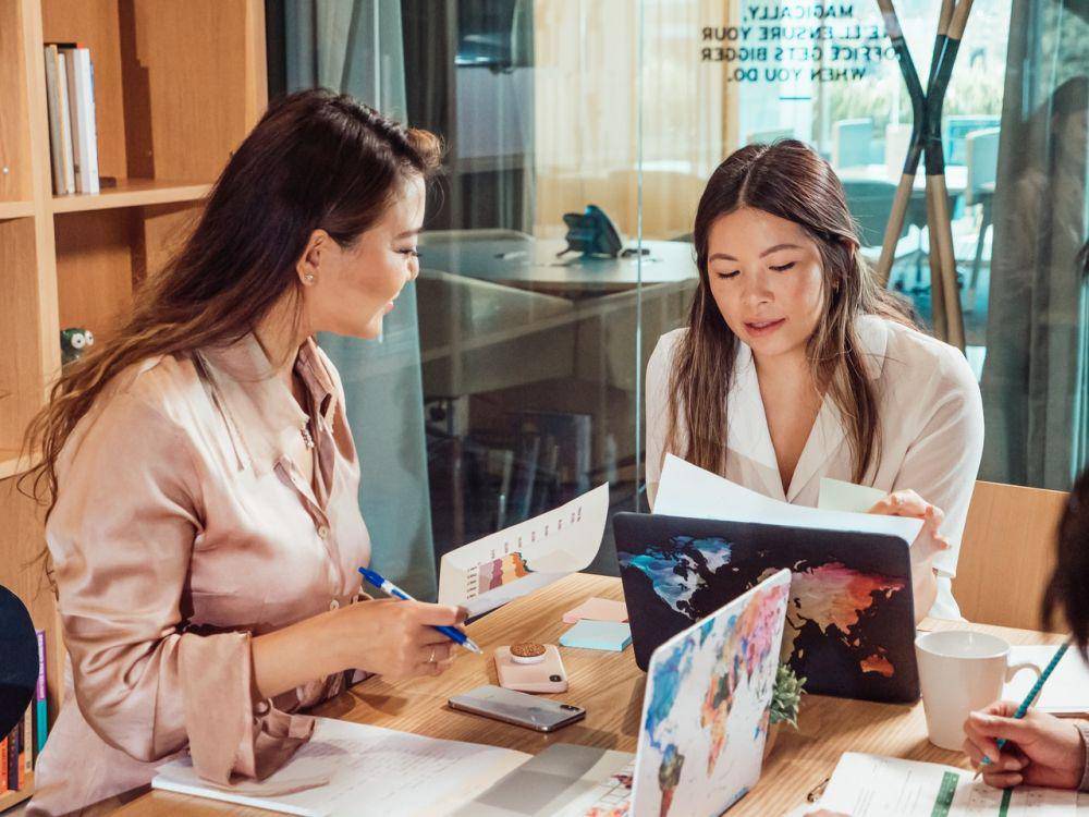 ilustrasi suasana bekerja (pexels.com/Kindel Media)