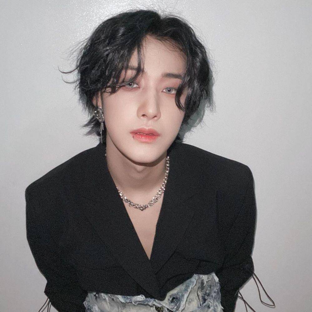 Younha WEi (instagram.com/you_haaaaa)