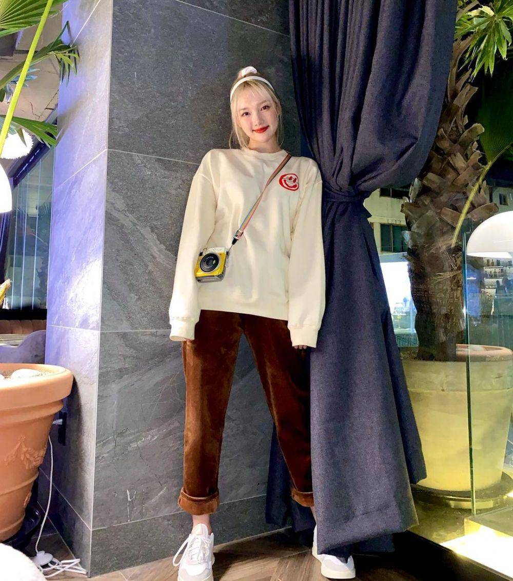 ide outfit casual look ala Yerin (Instagram.com/every_nn)