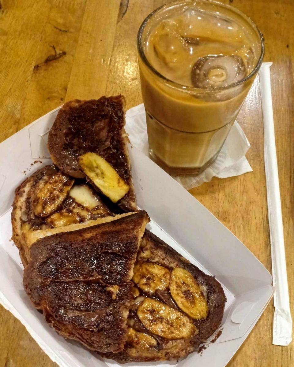 Warung Wakaka, Cibinong (instagram.com/tofumeanstahu)