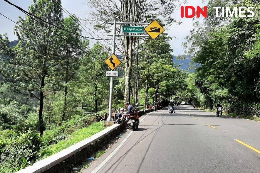 Suasana Jalan Raya Puncak, Bogor. (IDN Times/Sunariyah)