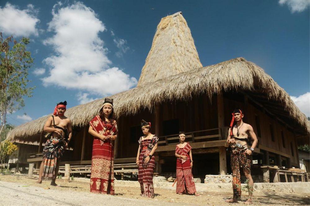 5 Desa Tenun Penghasil Kain Tercantik di Indonesia, Pernah ke Sini?
